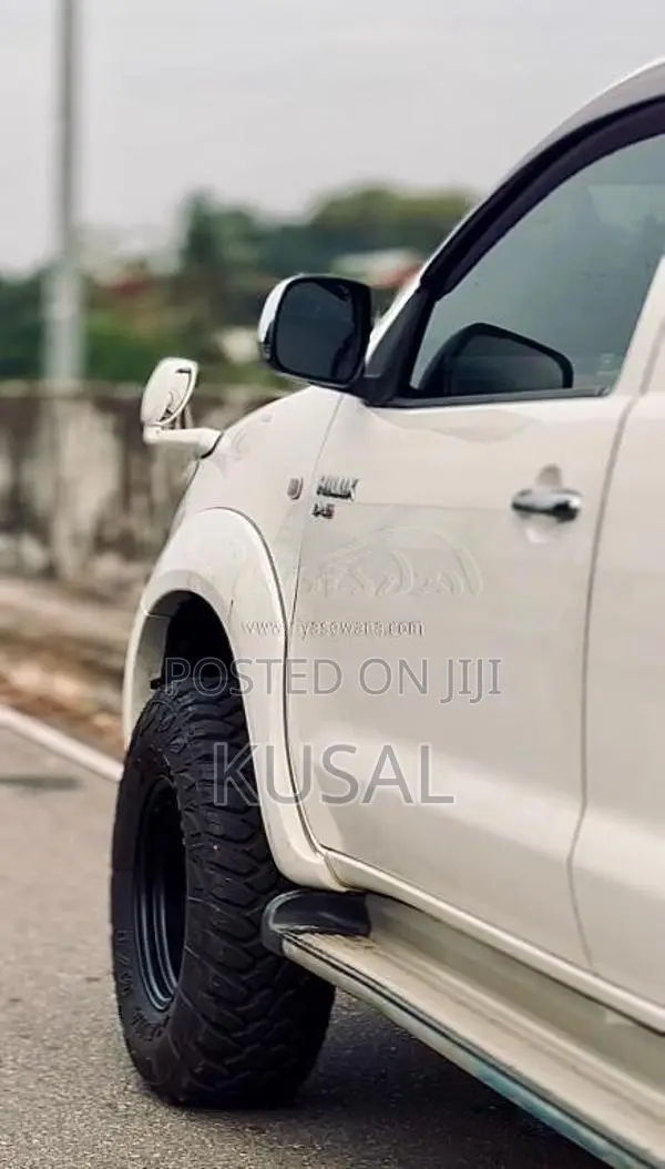 Toyota Hilux 2010 Pickup (Used)