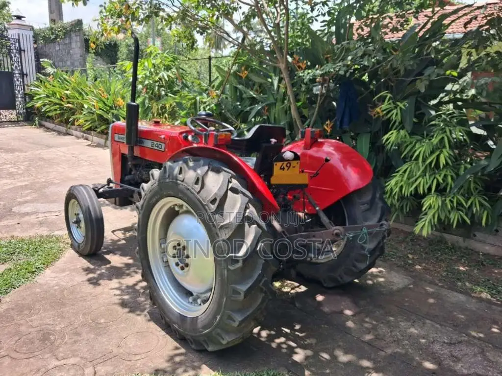 Massey-Ferguson 240 1998 Tractor (Used)