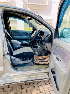 Toyota Hilux 2011 Pickup (Used)