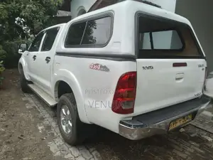 Toyota Hilux 2009 Pickup (Used)