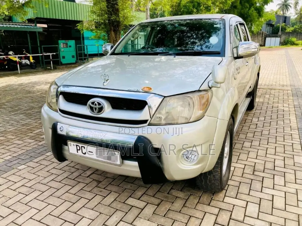 Toyota Hilux 2011 Pickup (Used)
