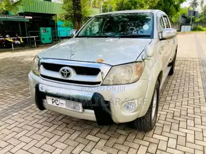 Toyota Hilux 2011 Pickup (Used)