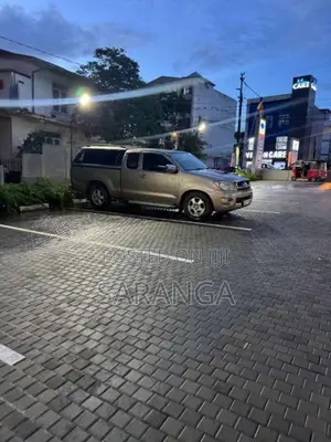 Toyota Hilux 2010 Pickup (Used)