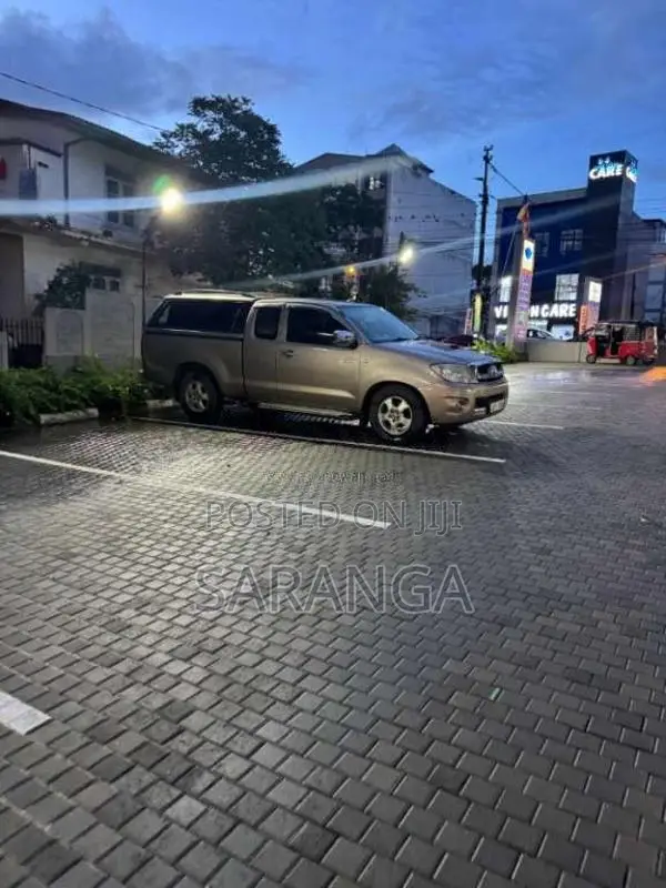 Toyota Hilux 2010 Pickup (Used)