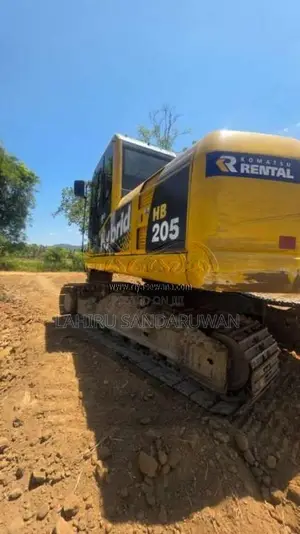 Komatsu Excavator 2013 Heavy-Duty (Used)