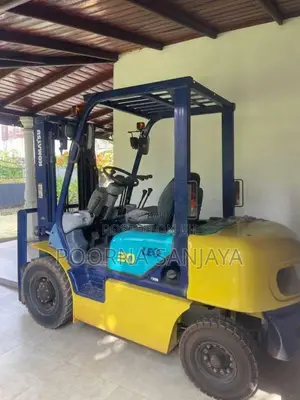 Komatsu Forklift 2015 Heavy-Duty (Used)