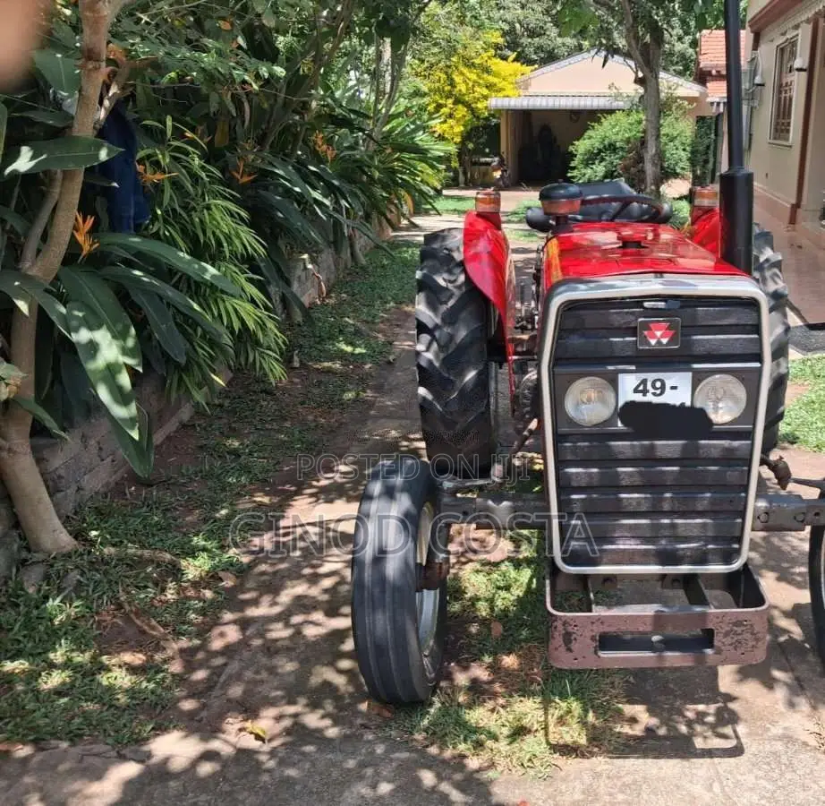 Massey-Ferguson 240 1998 Tractor (Used)