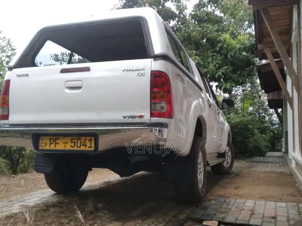 Toyota Hilux 2009 Pickup (Used)