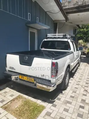 Nissan Navara 2010 Pickup (Used)
