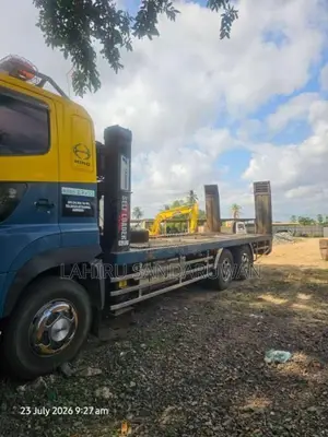 HINO Low Bed 2005 Heavy-Duty (Used)