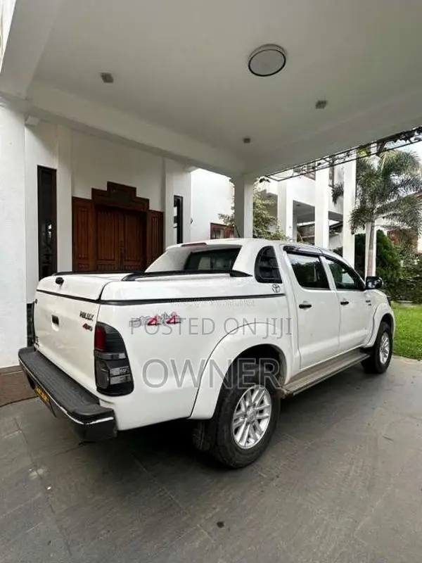 Toyota Hilux Champ 2011 Pickup (Used)