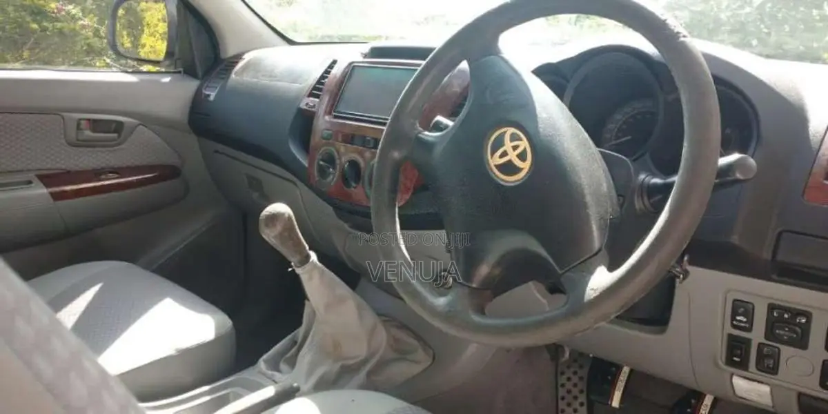 Toyota Hilux 2009 Pickup (Used)