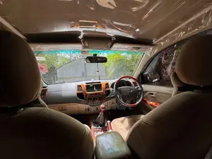 Toyota Hilux 2010 Pickup (Used)