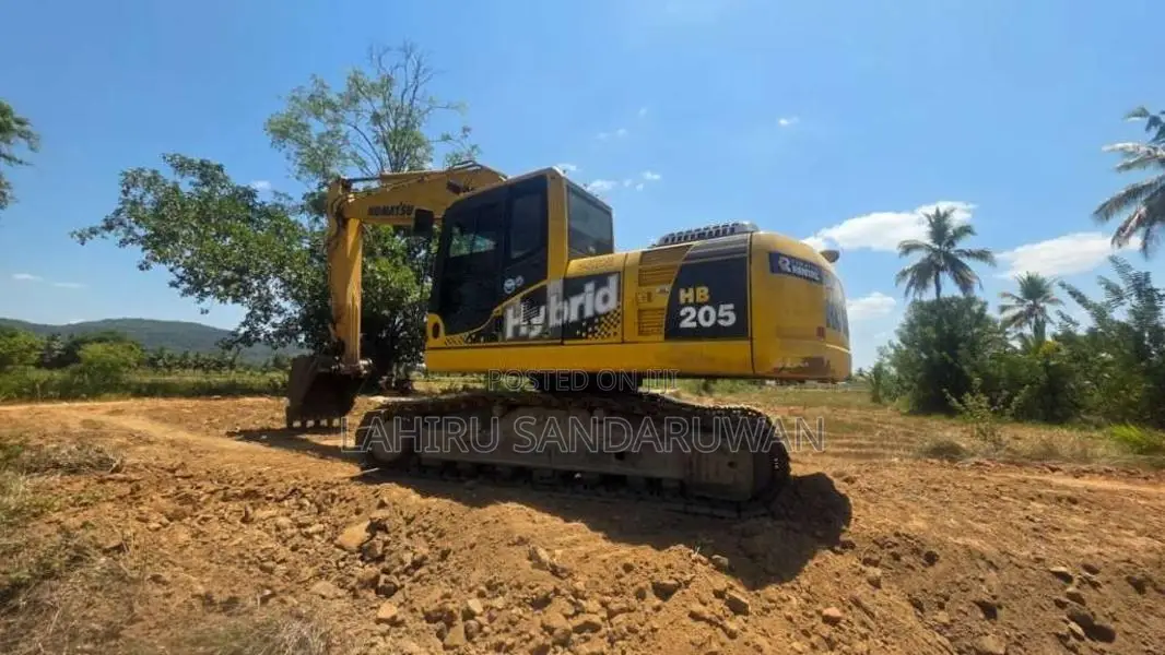 Komatsu Excavator 2013 Heavy-Duty (Used)