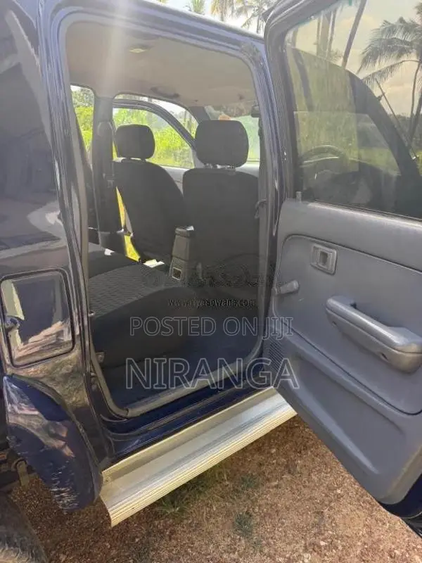 Toyota Hilux 2001 Pickup (Used)