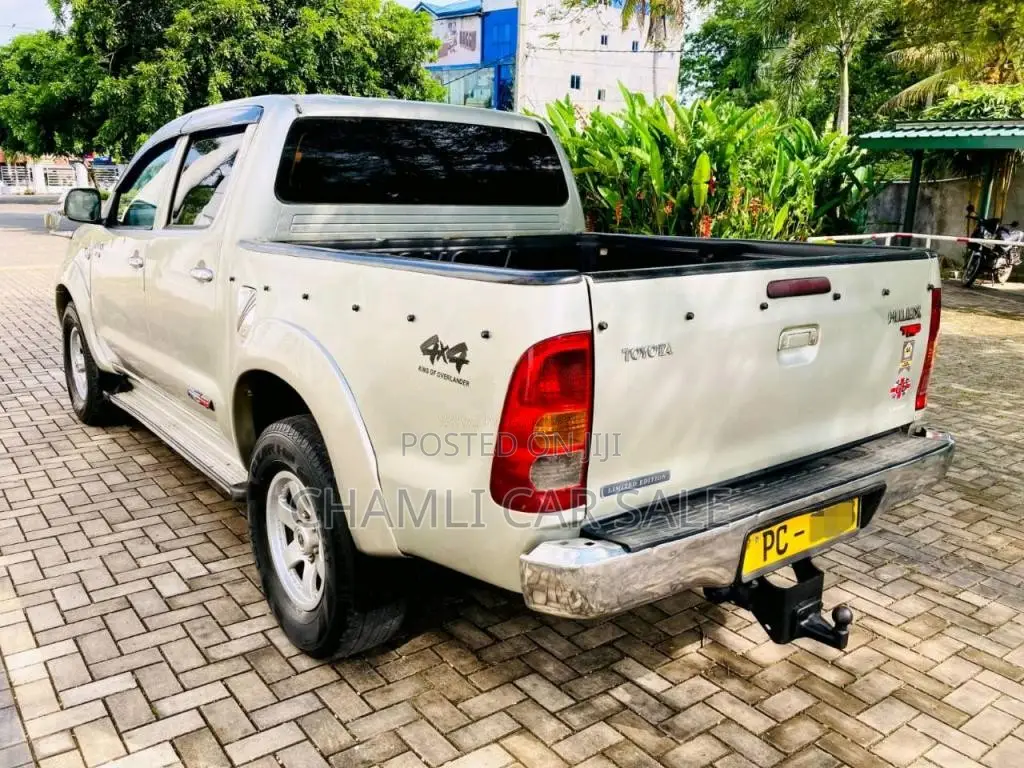 Toyota Hilux 2011 Pickup (Used)