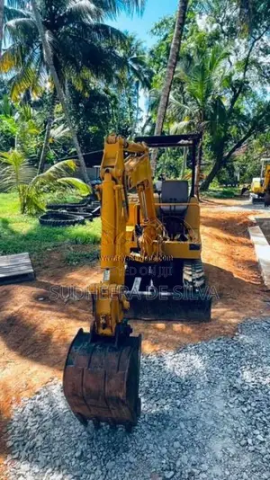 Mitsubishi Excavator 2014 Heavy-Duty (Used)
