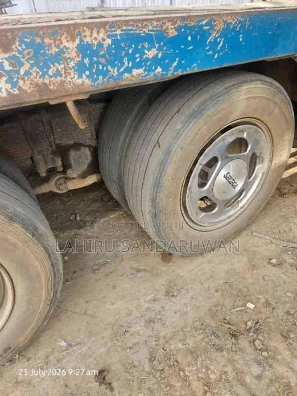 HINO Low Bed 2005 Heavy-Duty (Used)