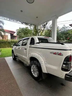 Toyota Hilux Champ 2011 Pickup (Used)