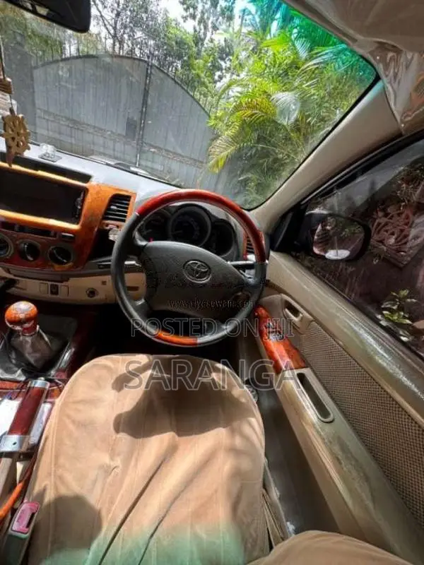 Toyota Hilux 2010 Pickup (Used)