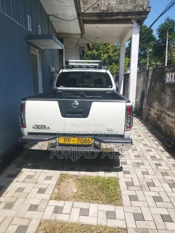 Nissan Navara 2010 Pickup (Used)