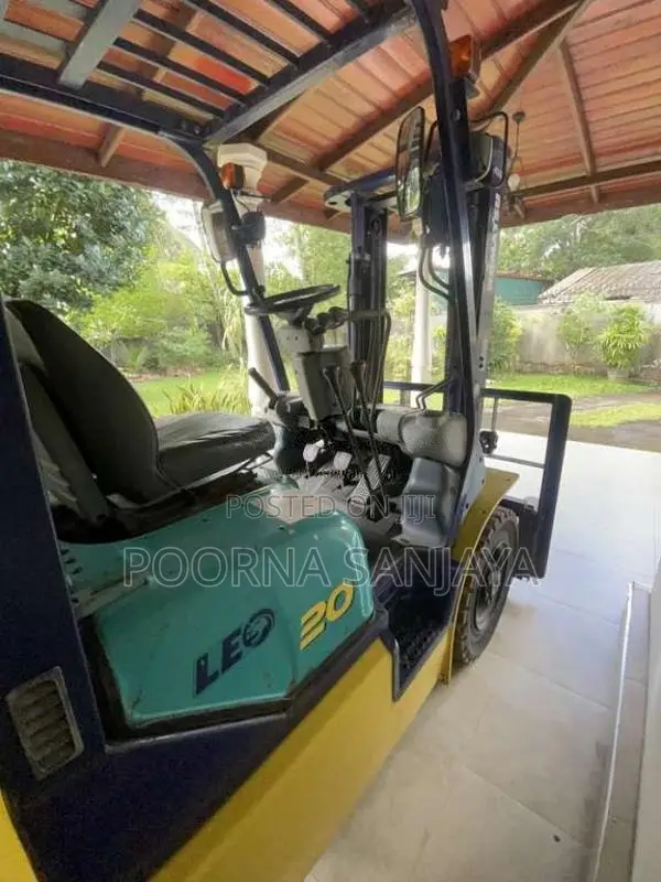 Komatsu Forklift 2015 Heavy-Duty (Used)