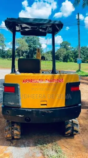 Mitsubishi Excavator 2014 Heavy-Duty (Used)