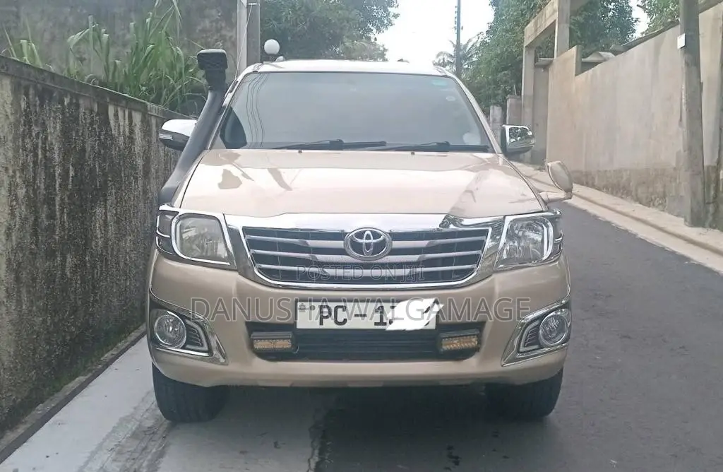Toyota Hilux 2011 Pickup (Used)