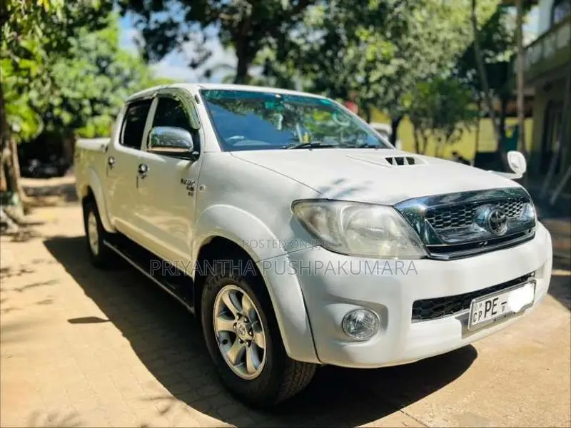 Toyota Hilux 2013 Pickup (Used)