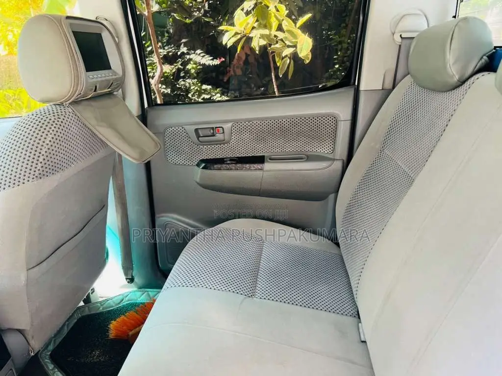 Toyota Hilux 2013 Pickup (Used)