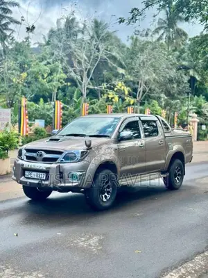 Toyota Hilux 2005 Pickup (Used)
