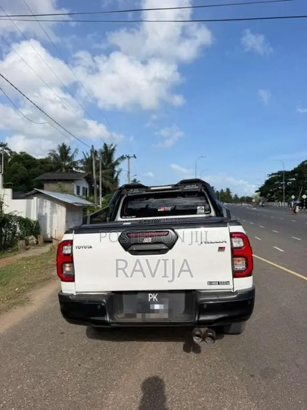 Toyota Hilux Gr 2023 Pickup (Used)
