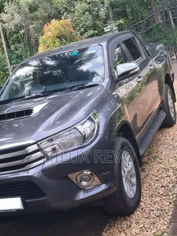 Toyota Hilux REVO 2017 Pickup (Used)