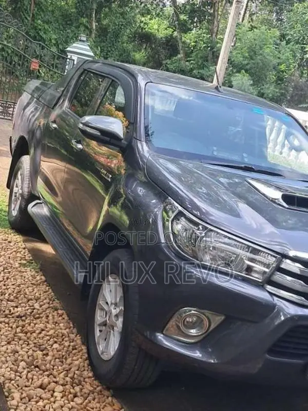 Toyota Hilux REVO 2017 Pickup (Used)