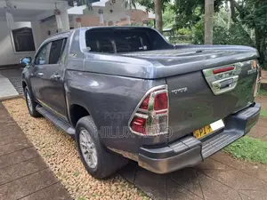 Toyota Hilux REVO 2017 Pickup (Used)