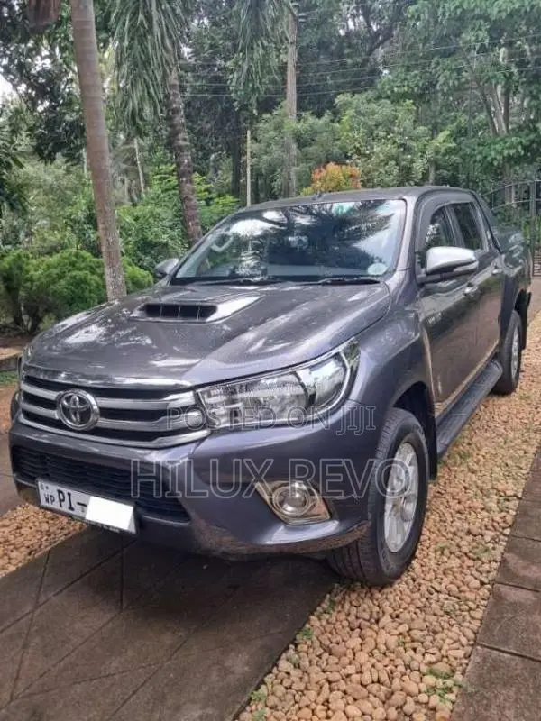 Toyota Hilux REVO 2017 Pickup (Used)