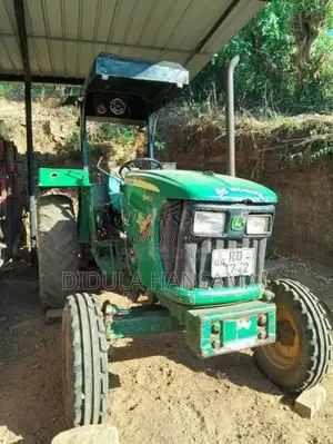 John-Deere 5310 2012 Tractor (Used)