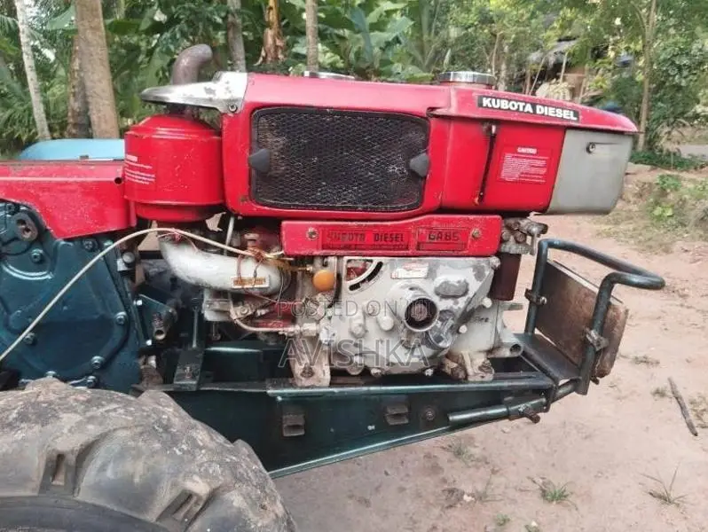 Kubota K700 2008 Tractor (Used)