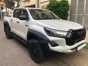 Toyota Hilux 2024 Pickup (Used)