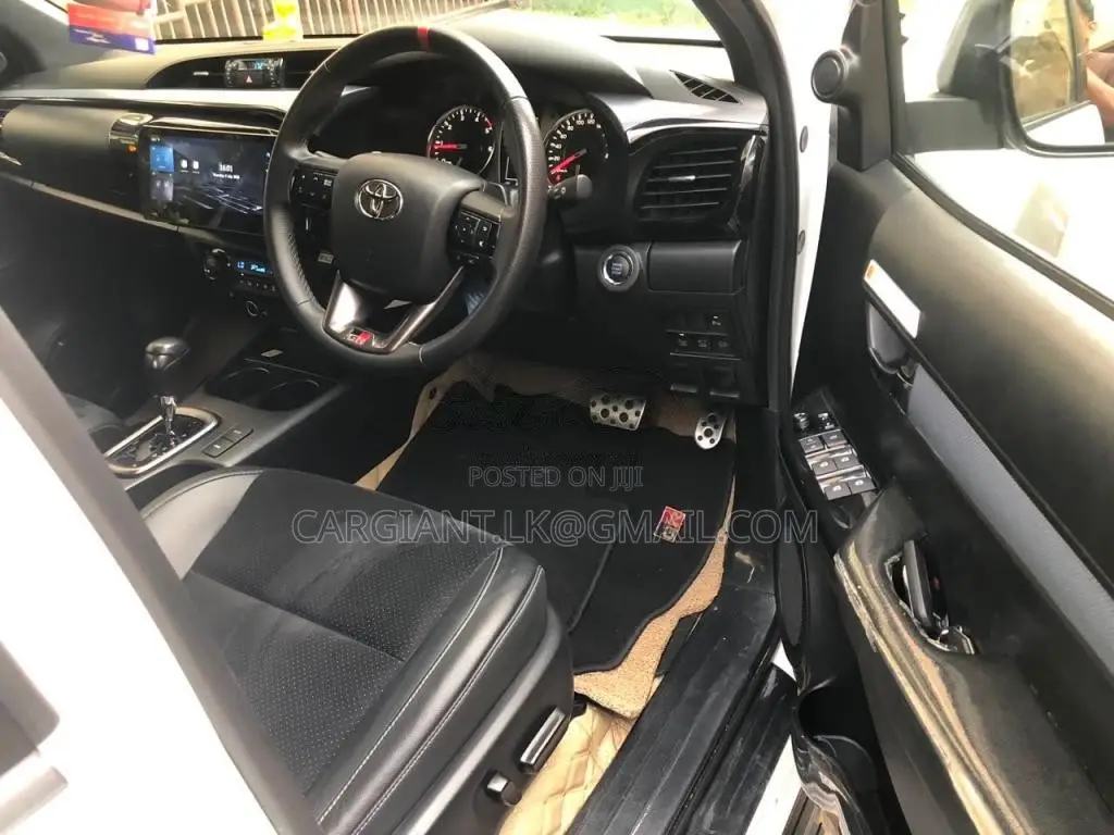 Toyota Hilux 2024 Pickup (Used)