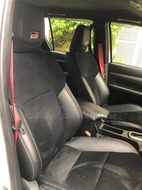 Toyota Hilux 2024 Pickup (Used)