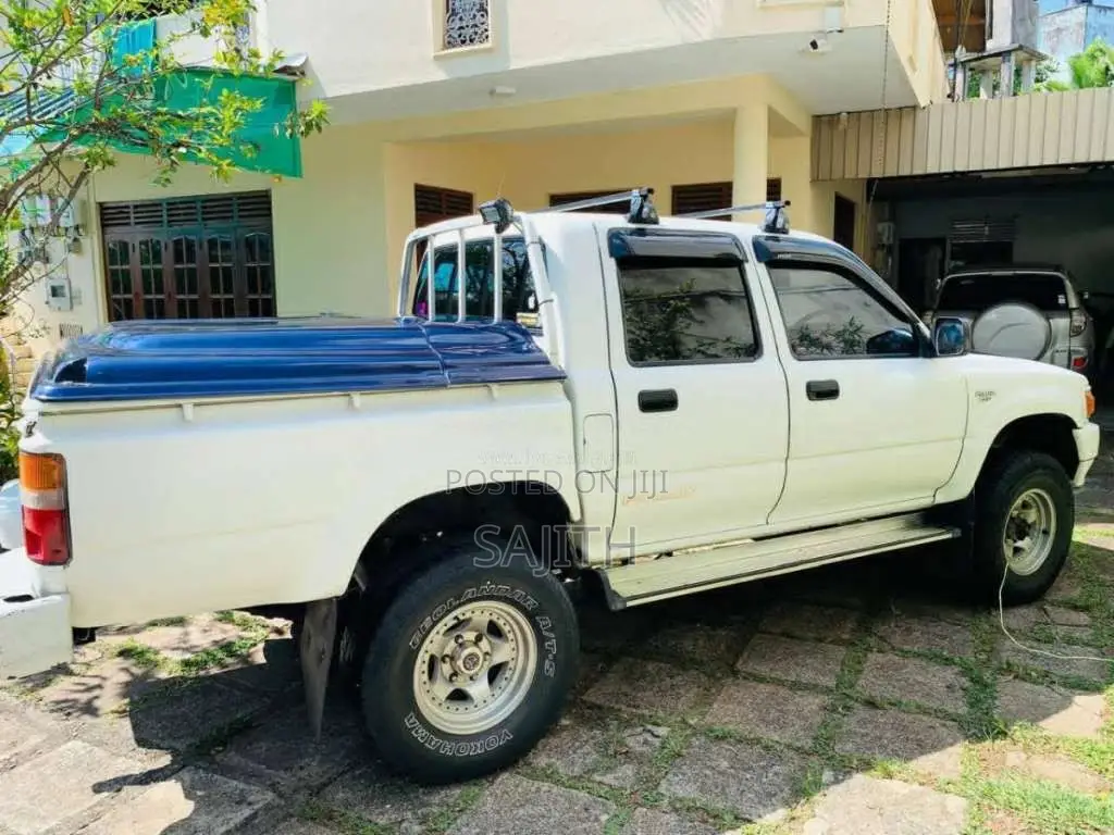Toyota Hilux 1992 Pickup (Used)