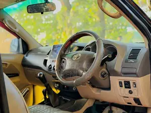 Toyota Hilux 2009 Pickup (Used)