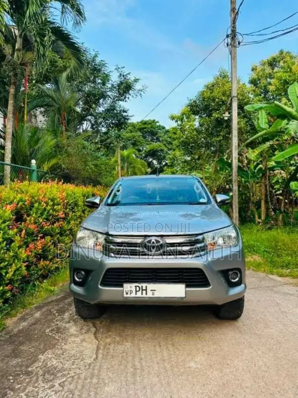 Toyota Hilux 2016 Pickup (Used)