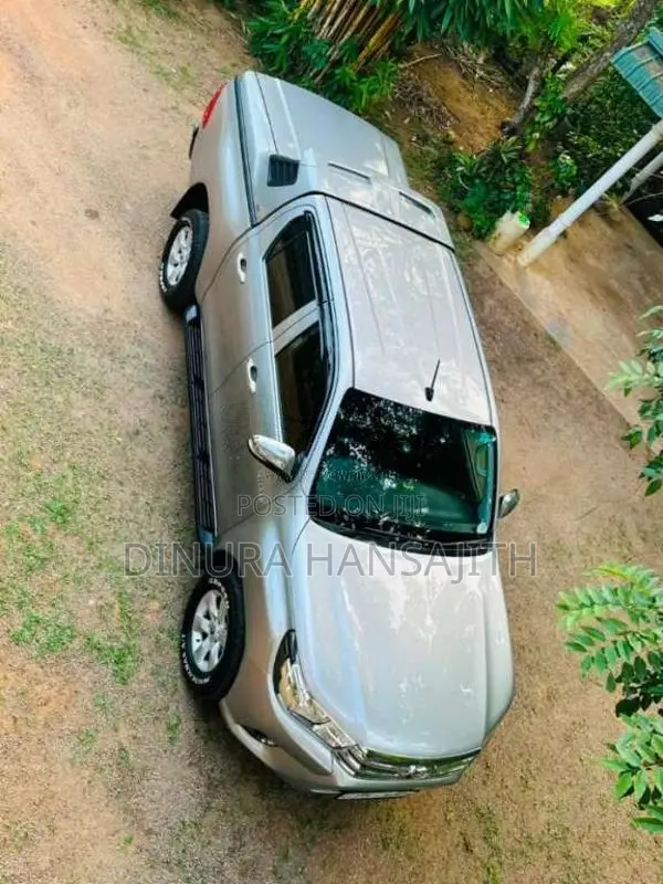 Toyota Hilux 2016 Pickup (Used)