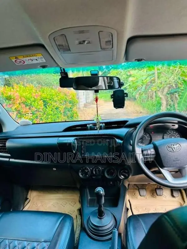 Toyota Hilux 2016 Pickup (Used)