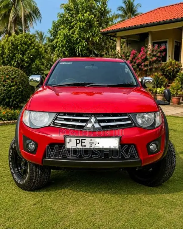 Mitsubishi L200 2013 Pickup (Used)