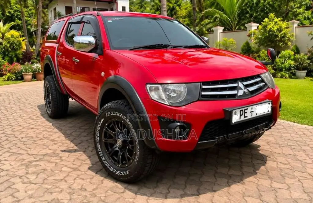 Mitsubishi L200 2013 Pickup (Used)