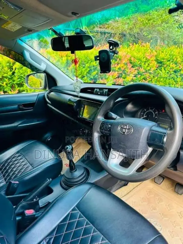 Toyota Hilux 2016 Pickup (Used)