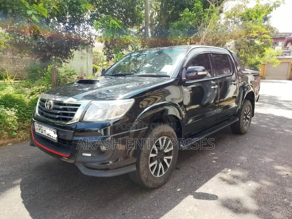 Toyota Hilux 2015 Pickup (Used)